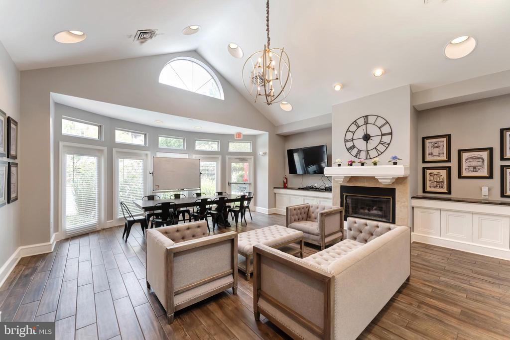 12913 ALTON SQUARE 217