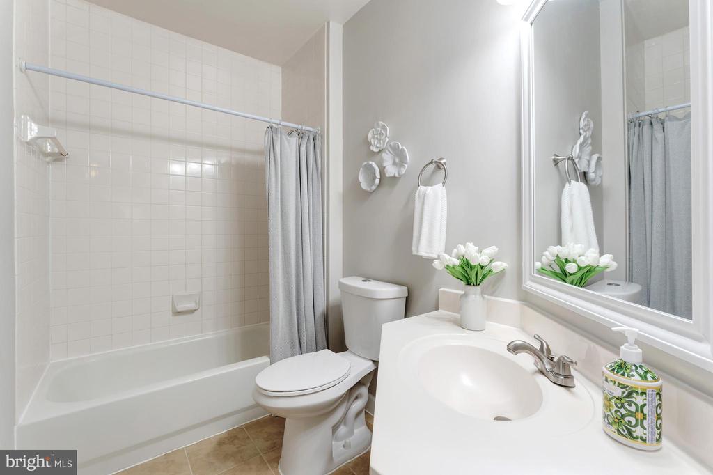 12913 ALTON SQUARE 217