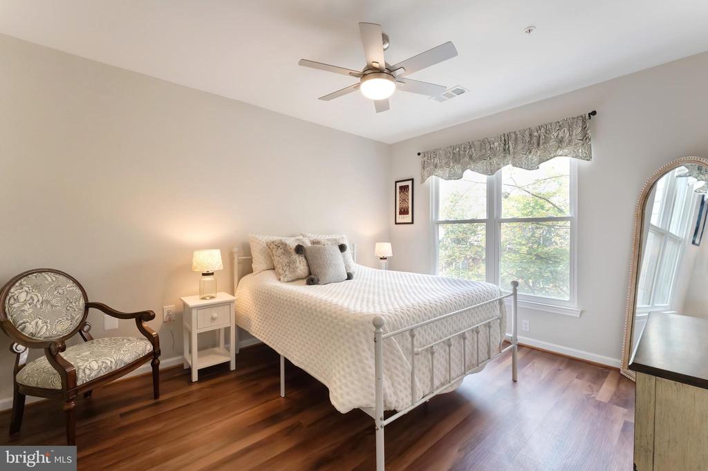 12913 ALTON SQUARE 217