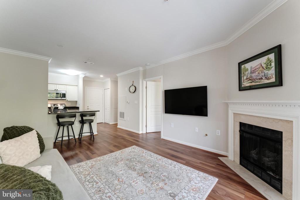 12913 ALTON SQUARE 217