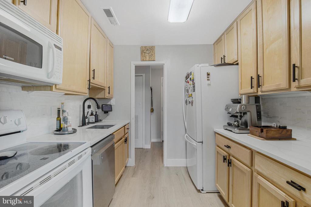 3101 S MANCHESTER STREET Unit: 510