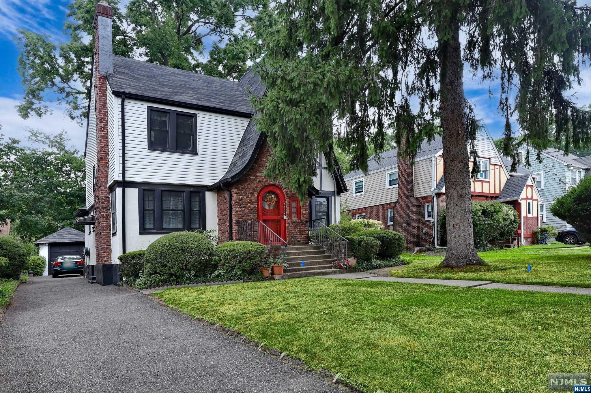 239 Everett Place