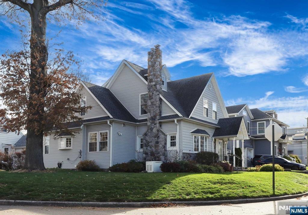 3 Surrey Lane