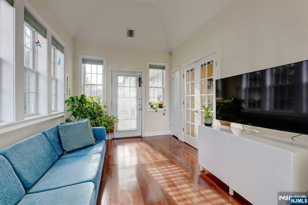 3 Surrey Lane