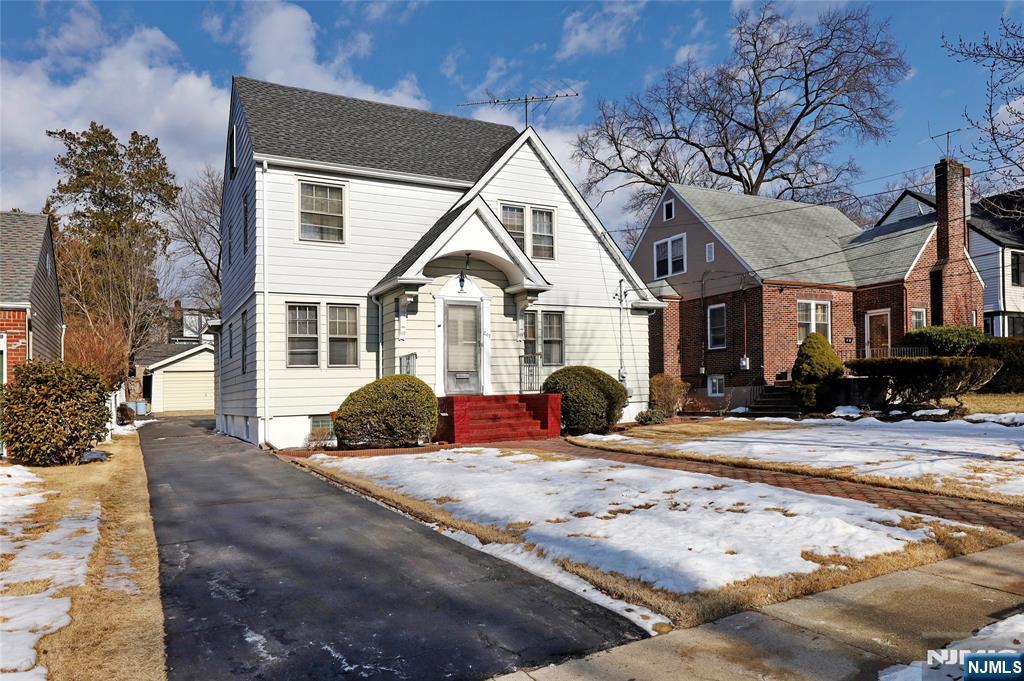 247 Everett Place