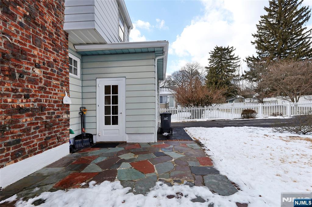 247 Everett Place