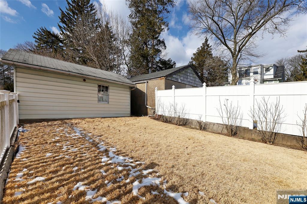 247 Everett Place