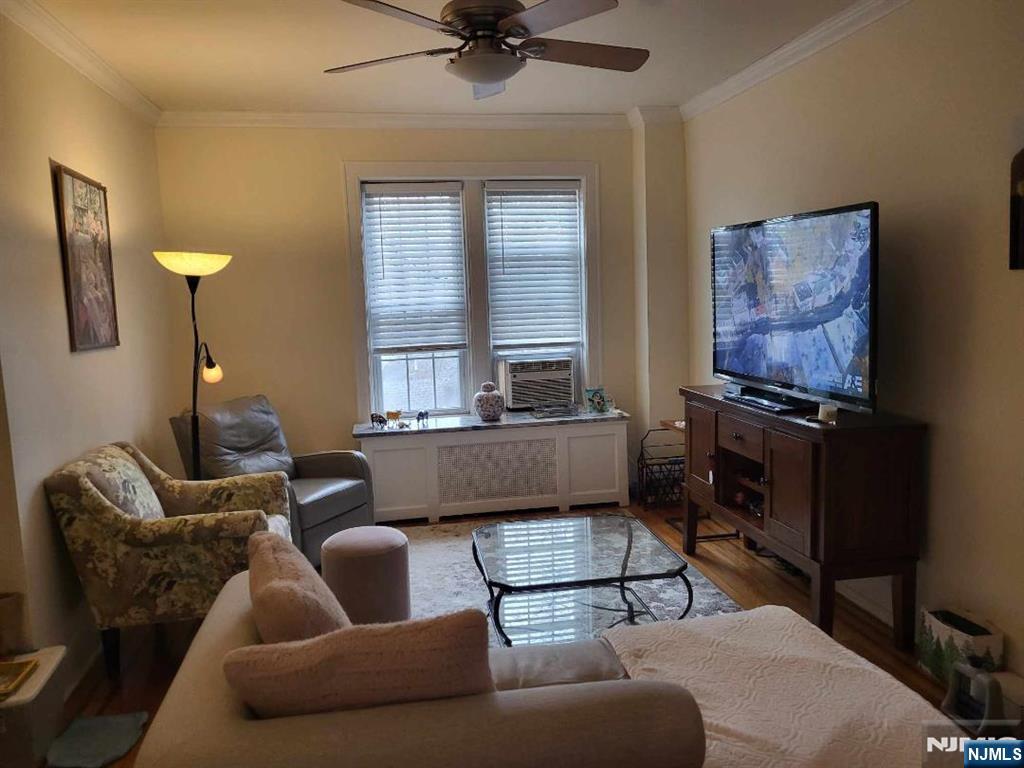 275 Engle Street J3