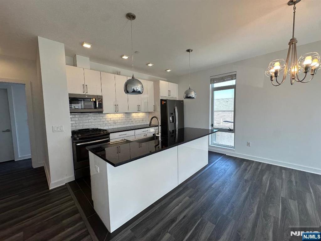 159 Cedar Street 303