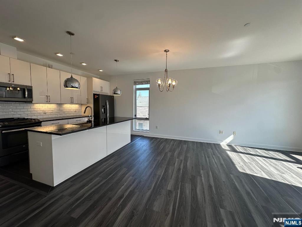 159 Cedar Street 303