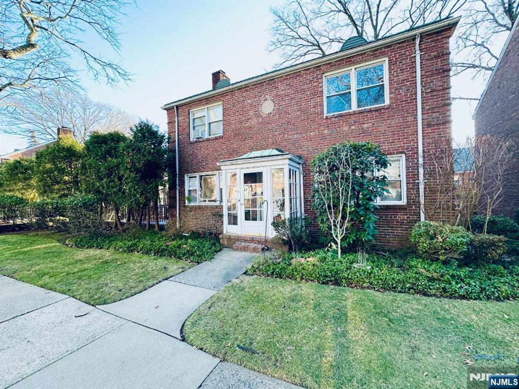151 E Palisade Avenue A14