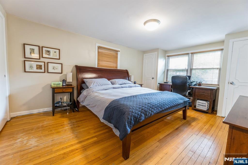 11 Maple Street