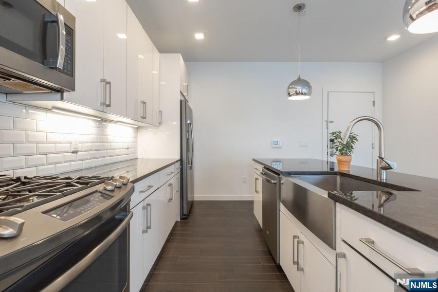 159 Cedar Street 401
