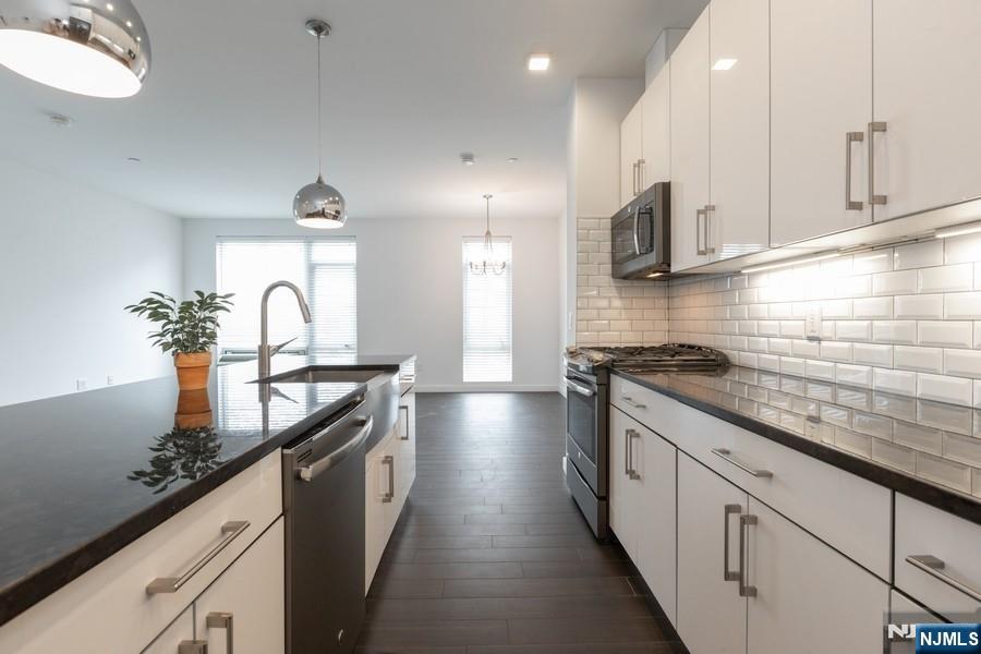 159 Cedar Street 401
