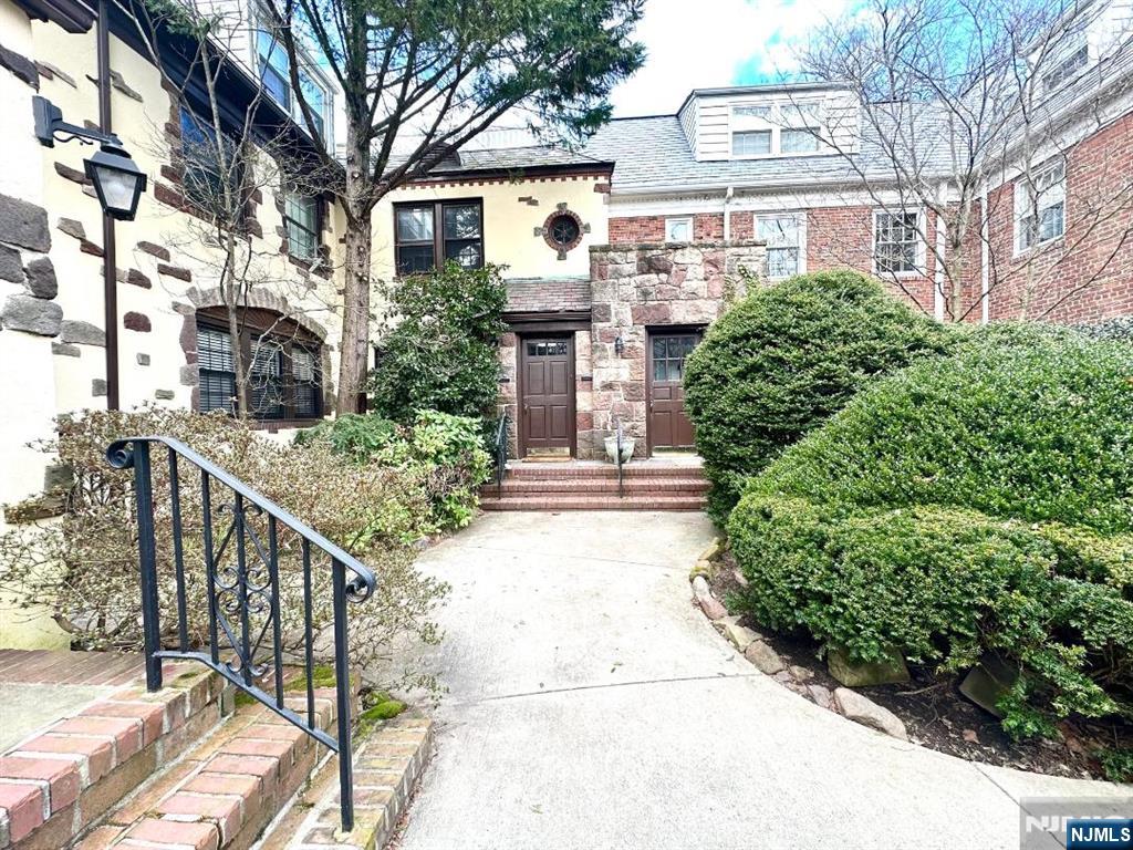 185 Palisade Avenue A4B