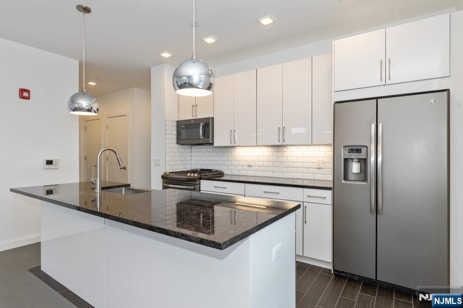 159 Cedar Street 403