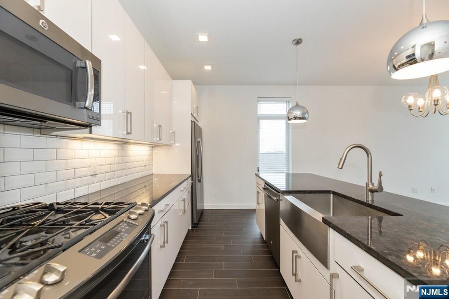 159 Cedar Street 403