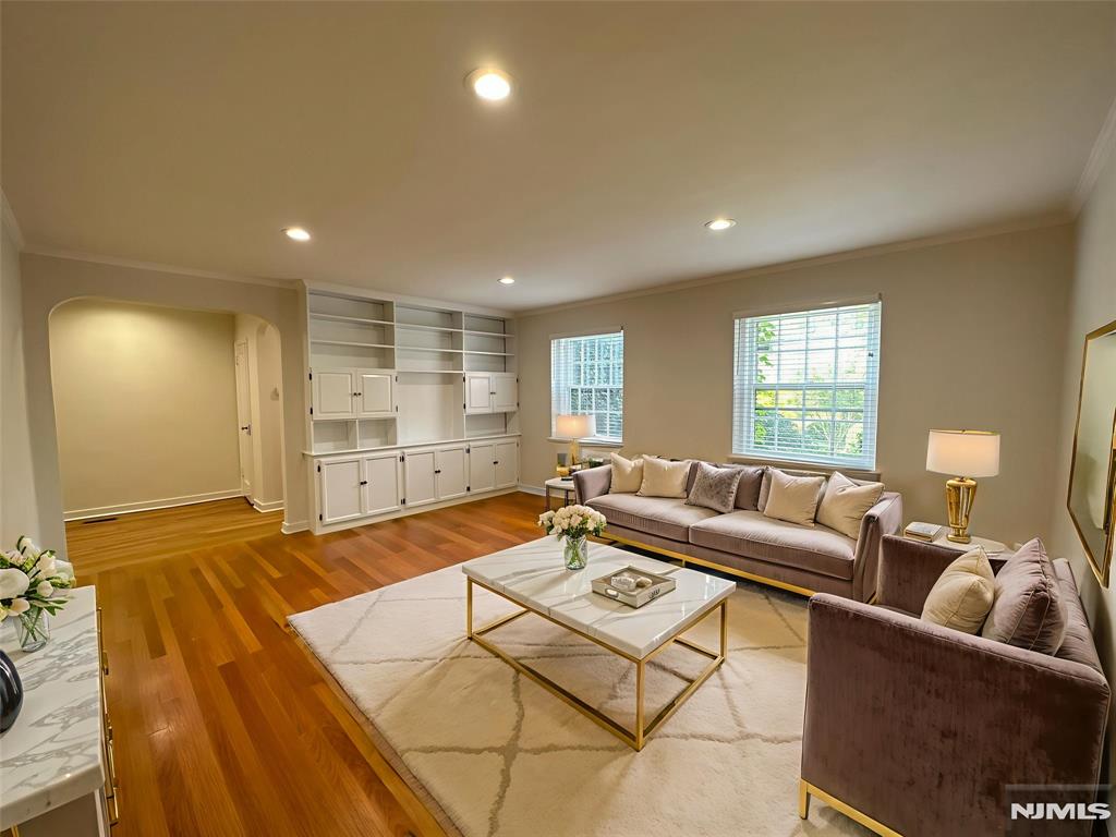 185 E Palisade Avenue D4A