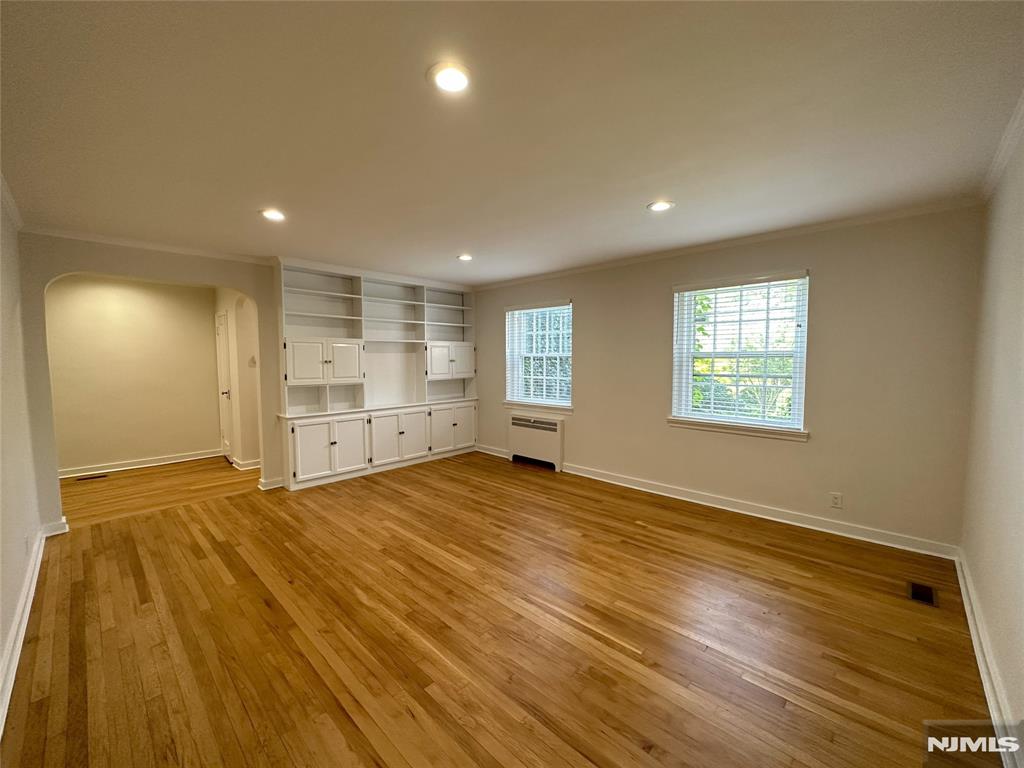 185 E Palisade Avenue D4A