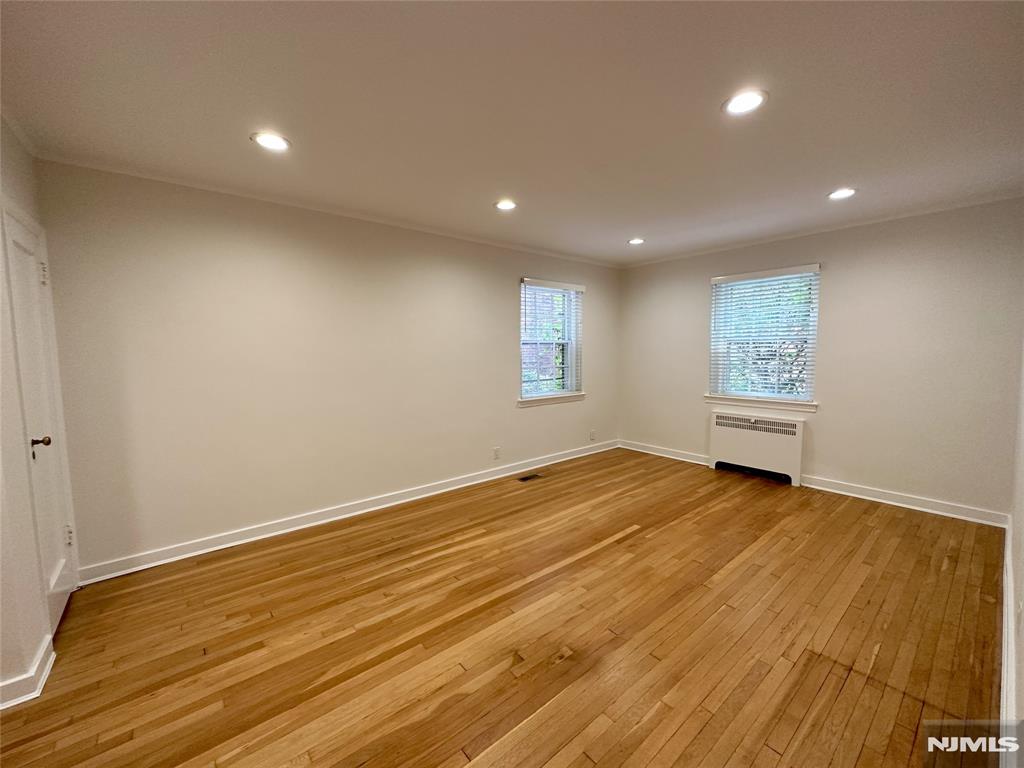 185 E Palisade Avenue D4A