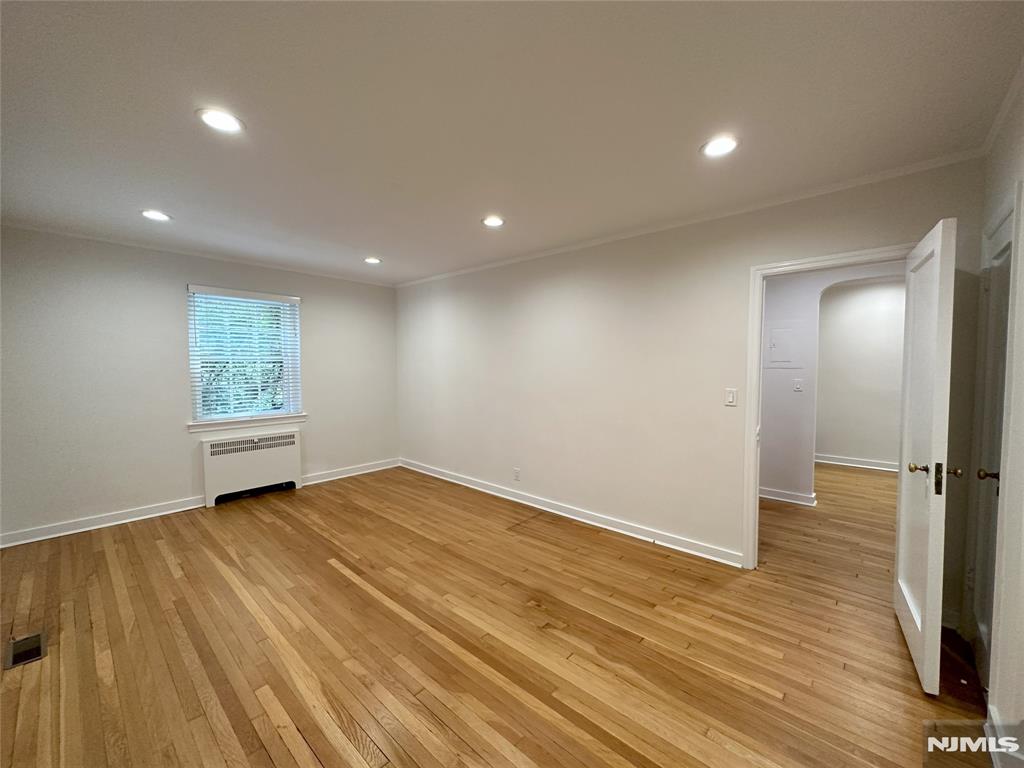 185 E Palisade Avenue D4A