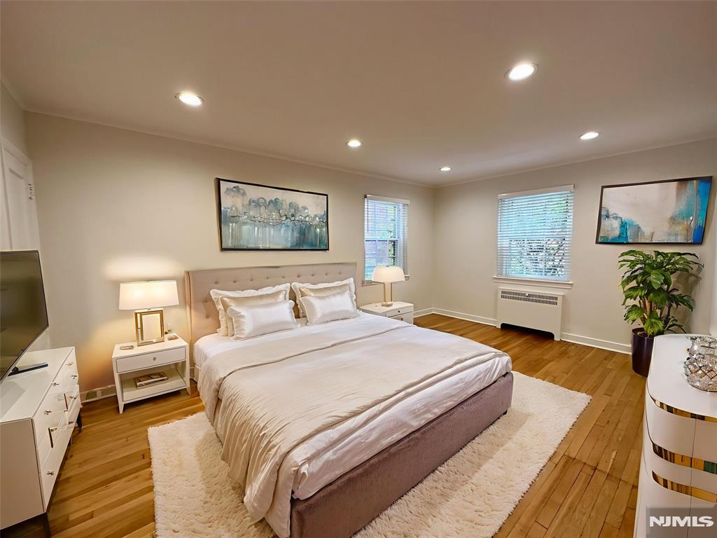 185 E Palisade Avenue D4A