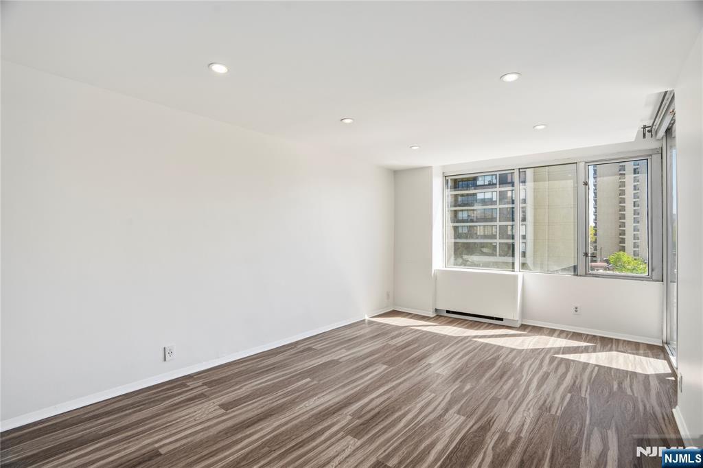 6 Horizon Road 201