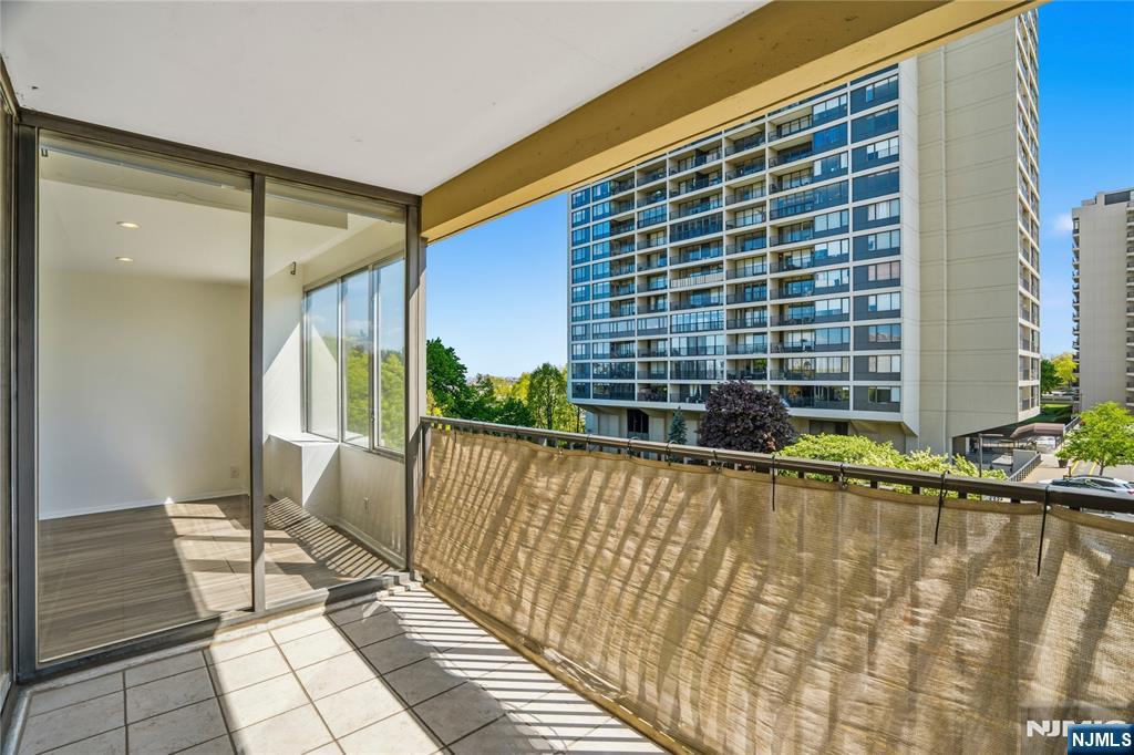 6 Horizon Road 201