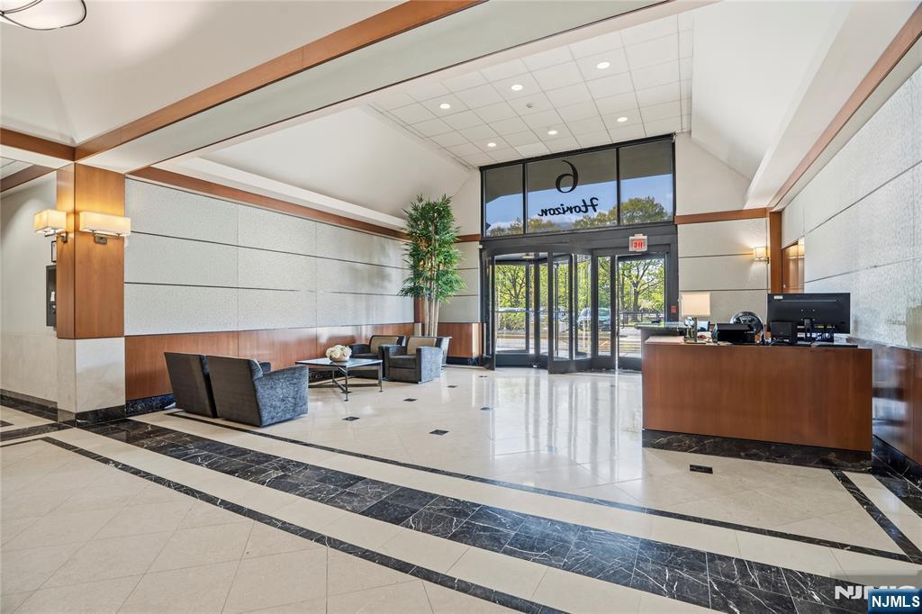 6 Horizon Road 201