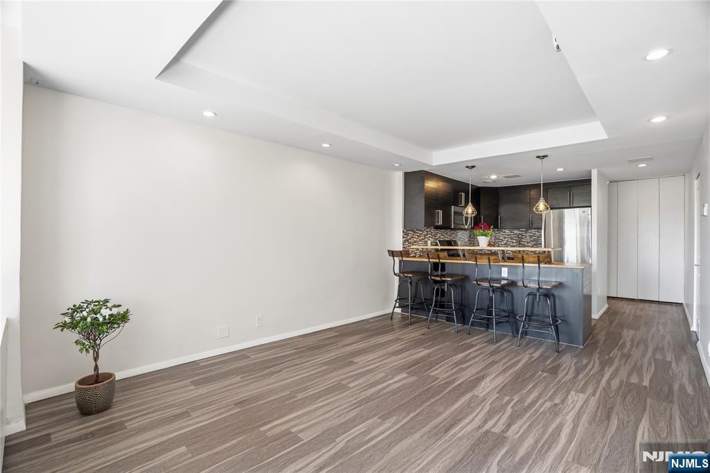 6 Horizon Road 201