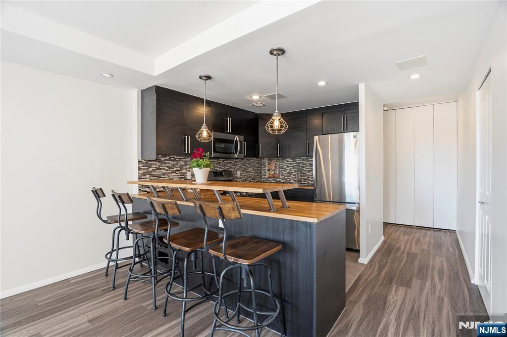 6 Horizon Road 201