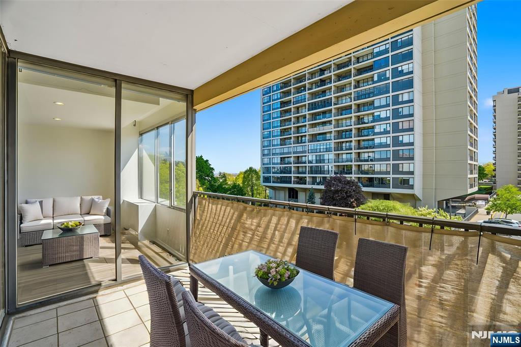 6 Horizon Road 201