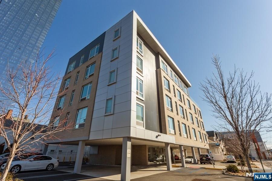 159 Cedar 202