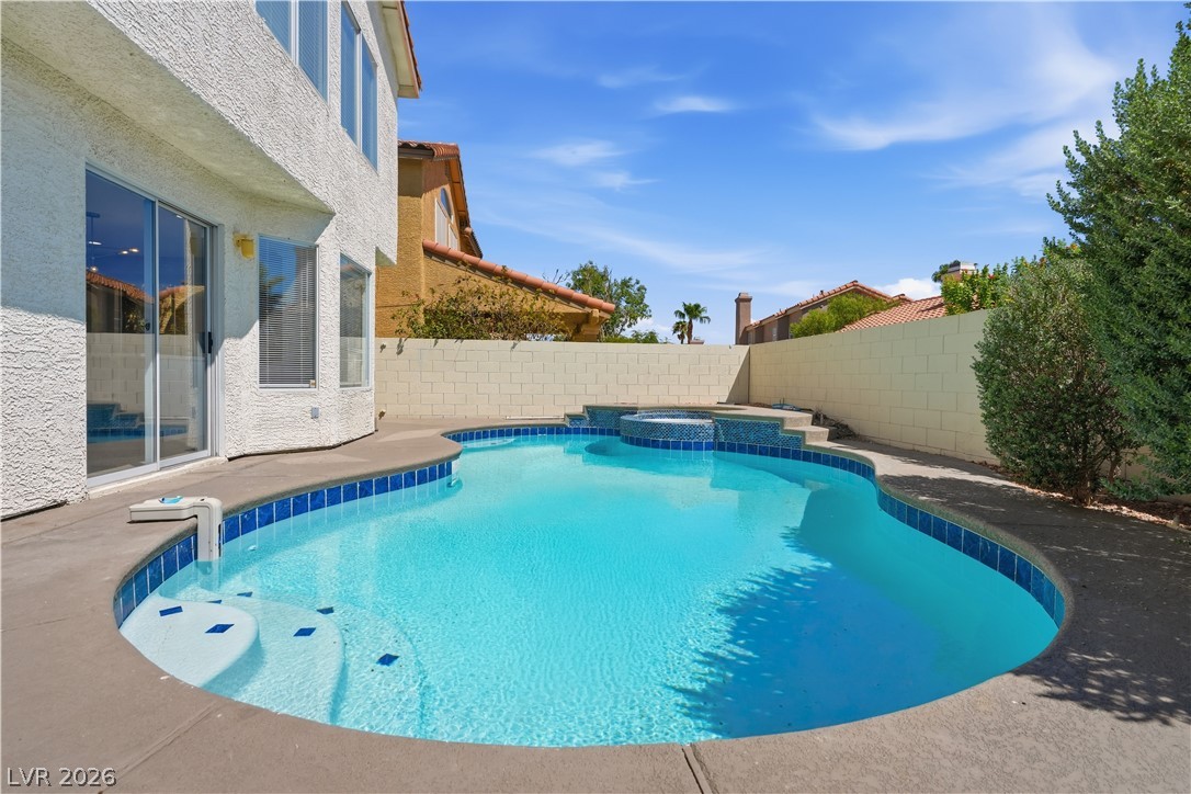 1620 Western Lily Street