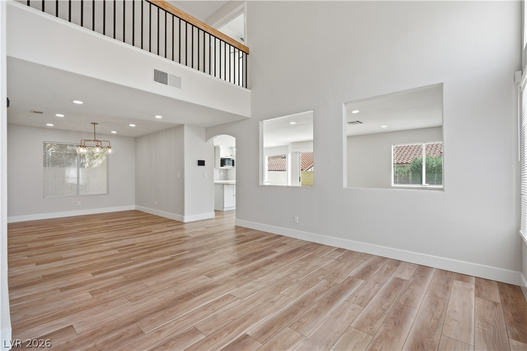 1620 Western Lily Street
