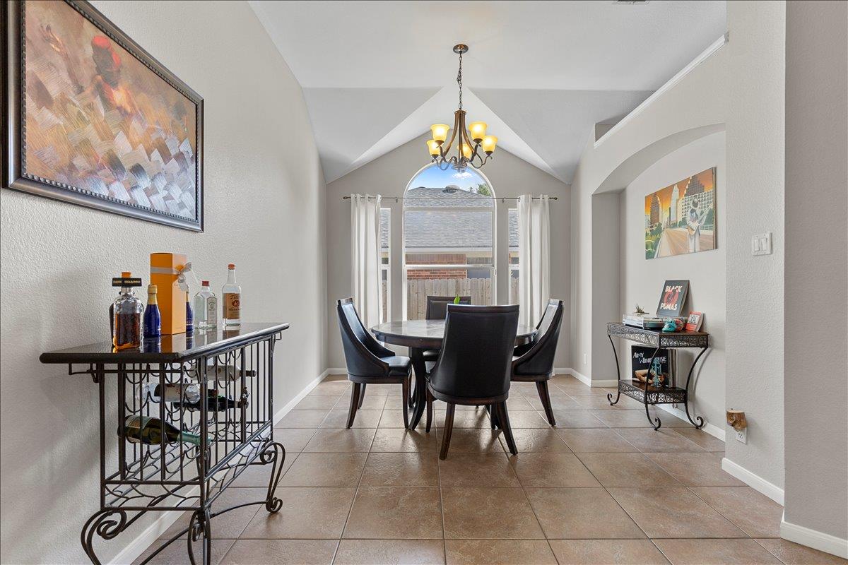 9012 Meacham WAY