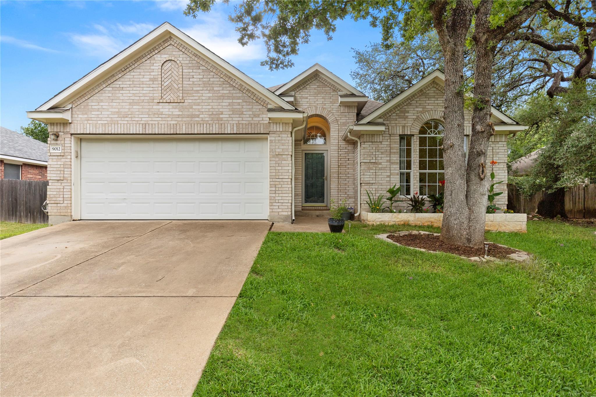 9012 Meacham WAY