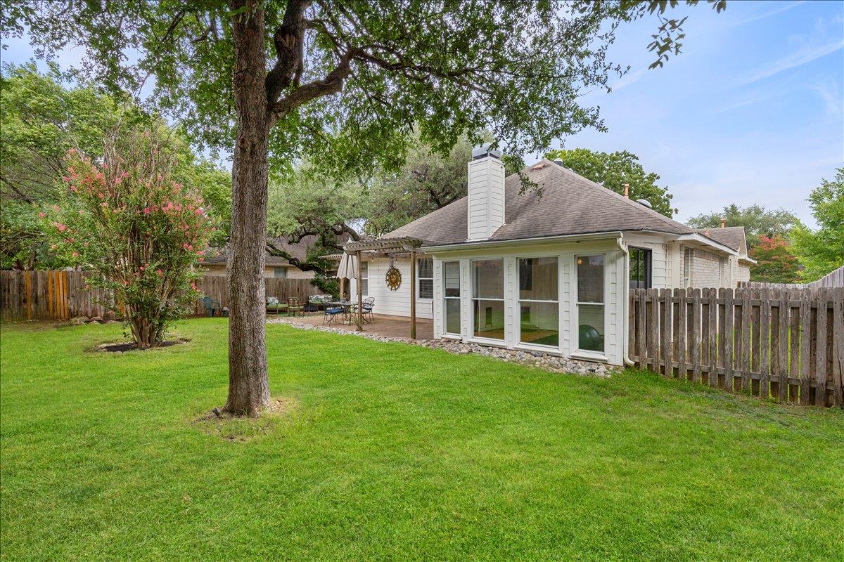 9012 Meacham WAY