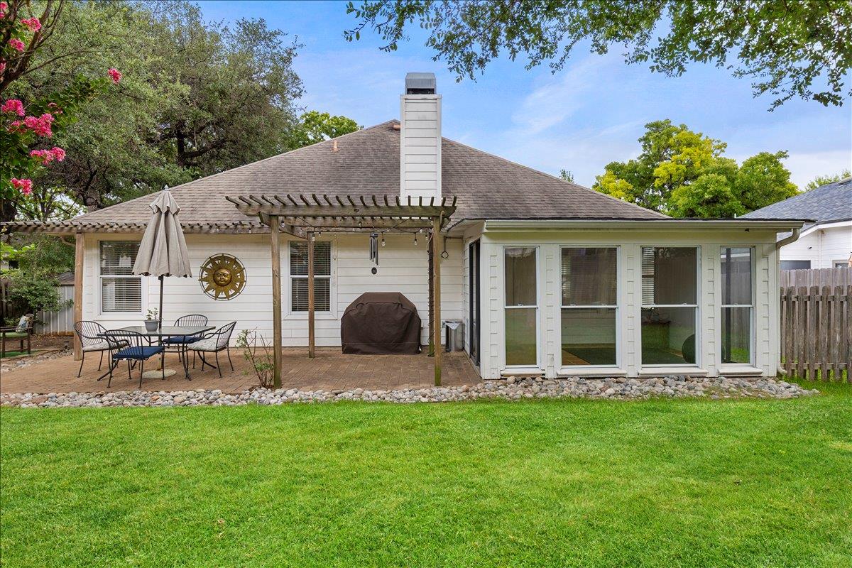 9012 Meacham WAY