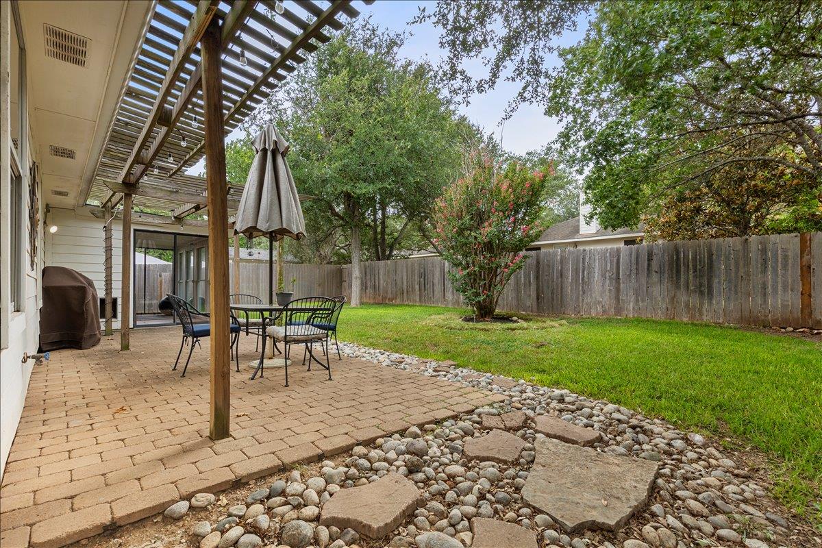 9012 Meacham WAY