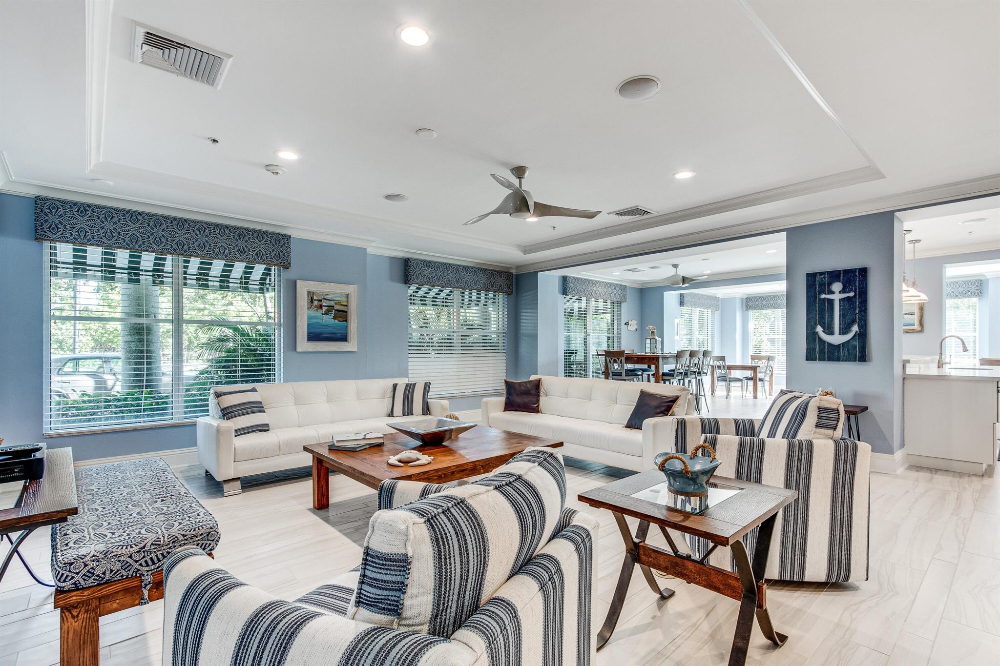 700 E Boulevard 202