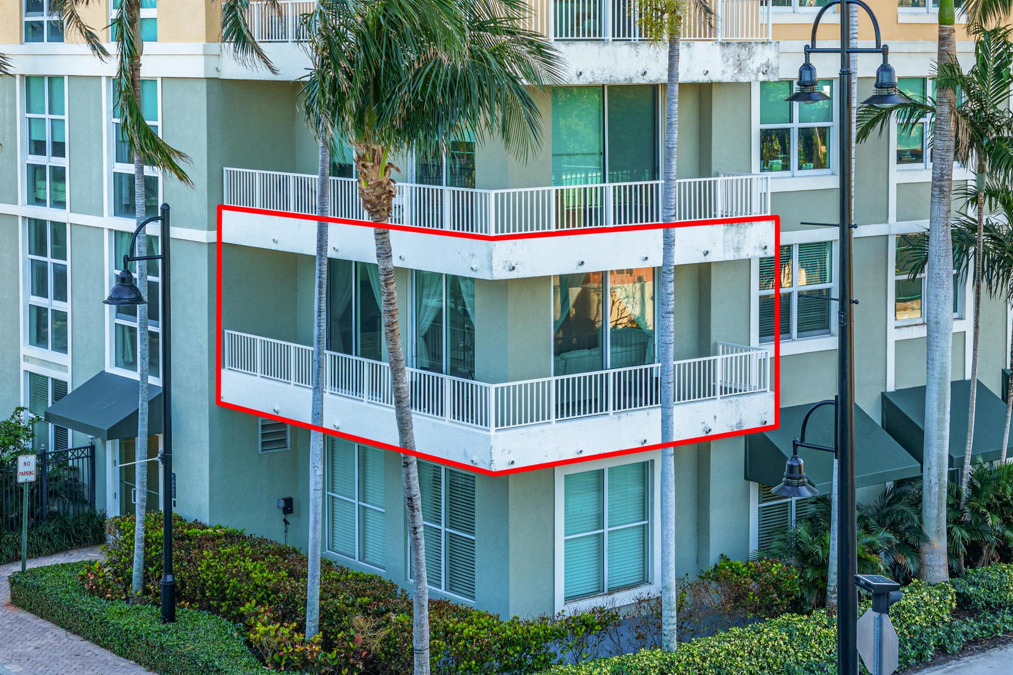 700 E Boulevard 202