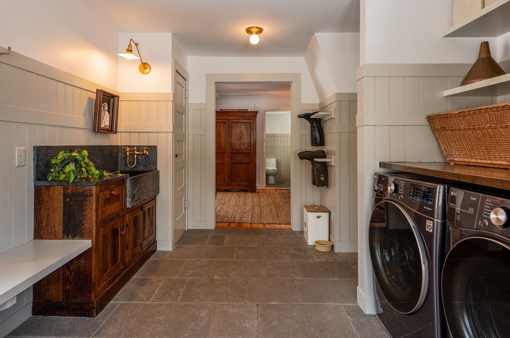 38 Candlewood Rd