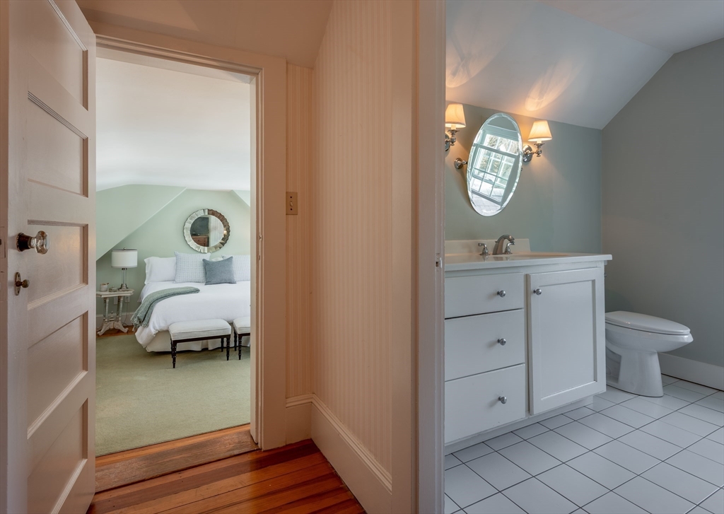 38 Candlewood Rd