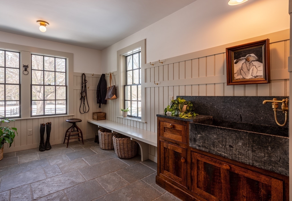 38 Candlewood Rd