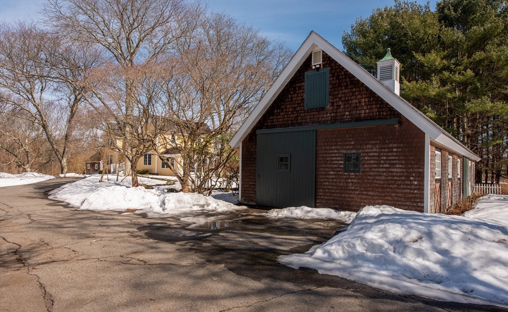 38 Candlewood Rd