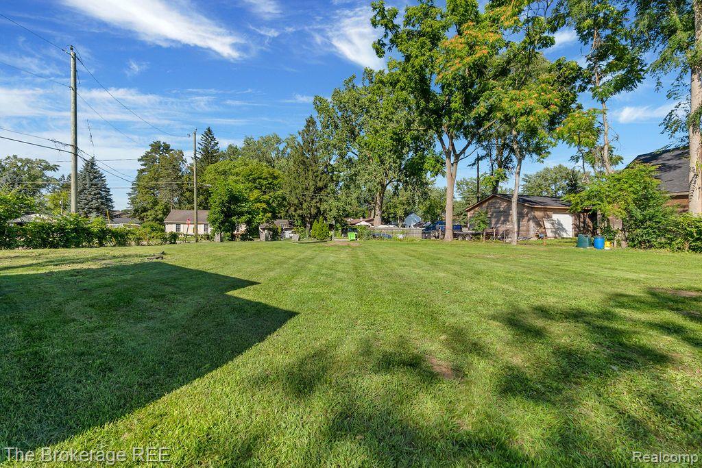 9329 BONNIE BRIAR Street