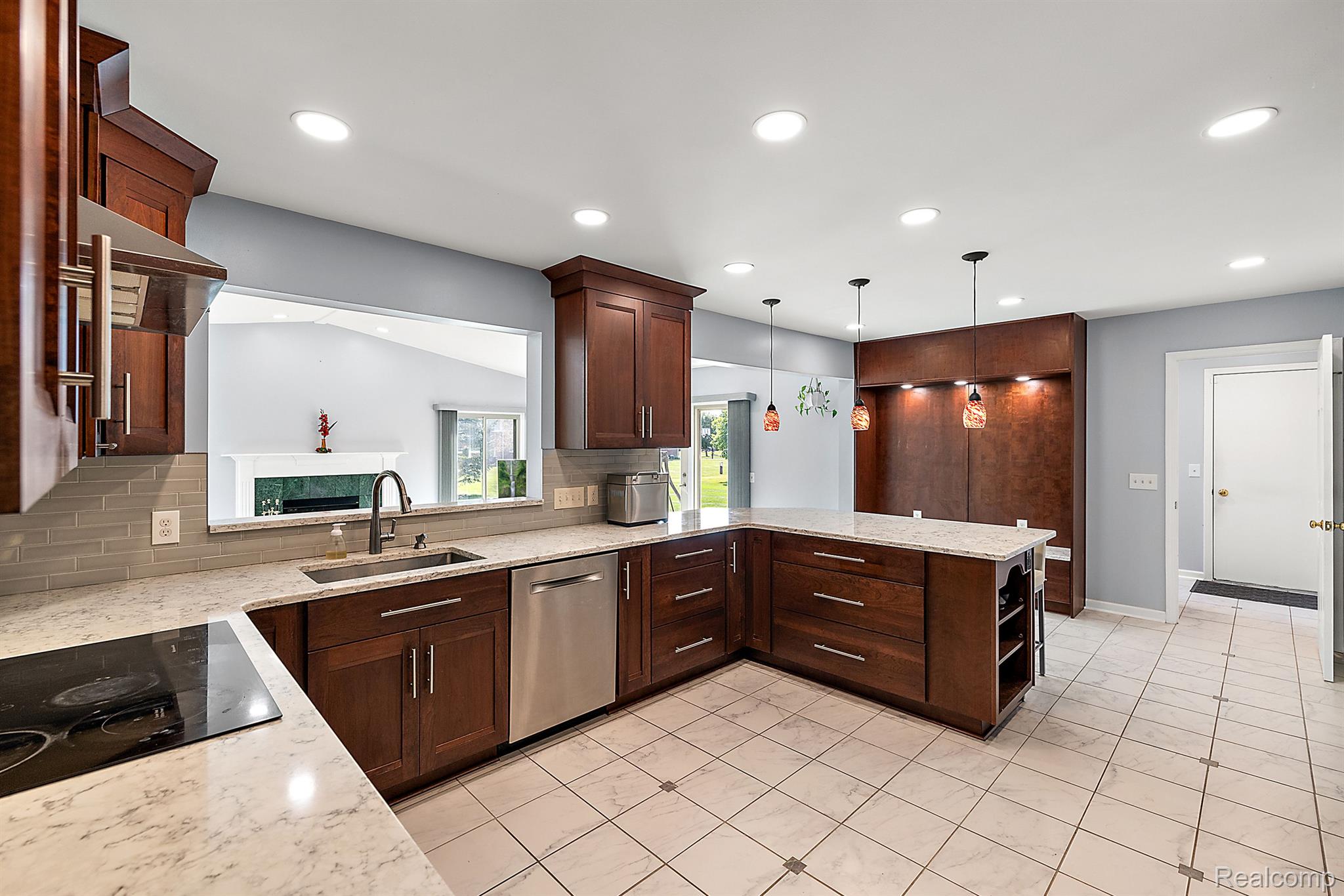 1253 ROTHWELL Drive
