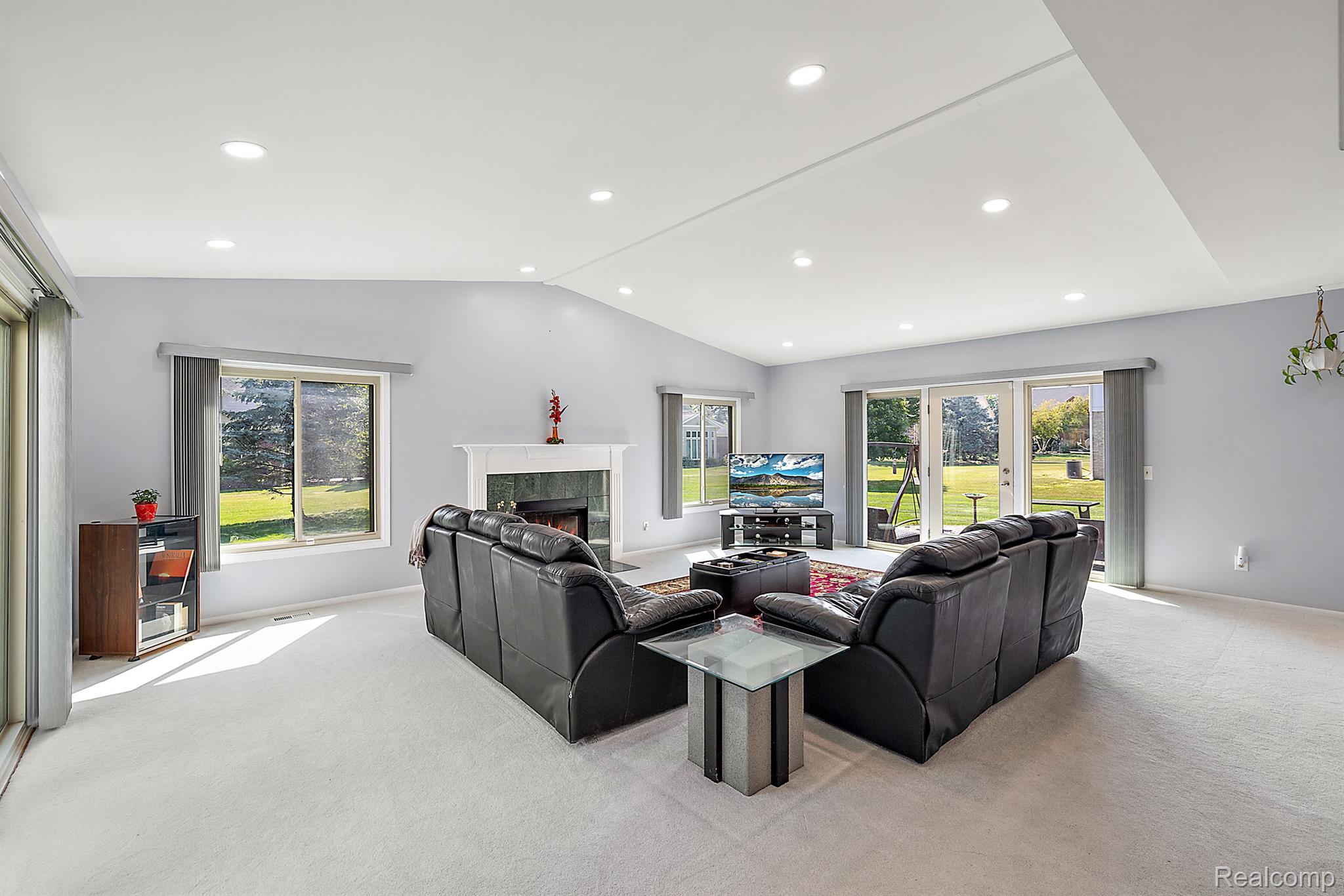 1253 ROTHWELL Drive