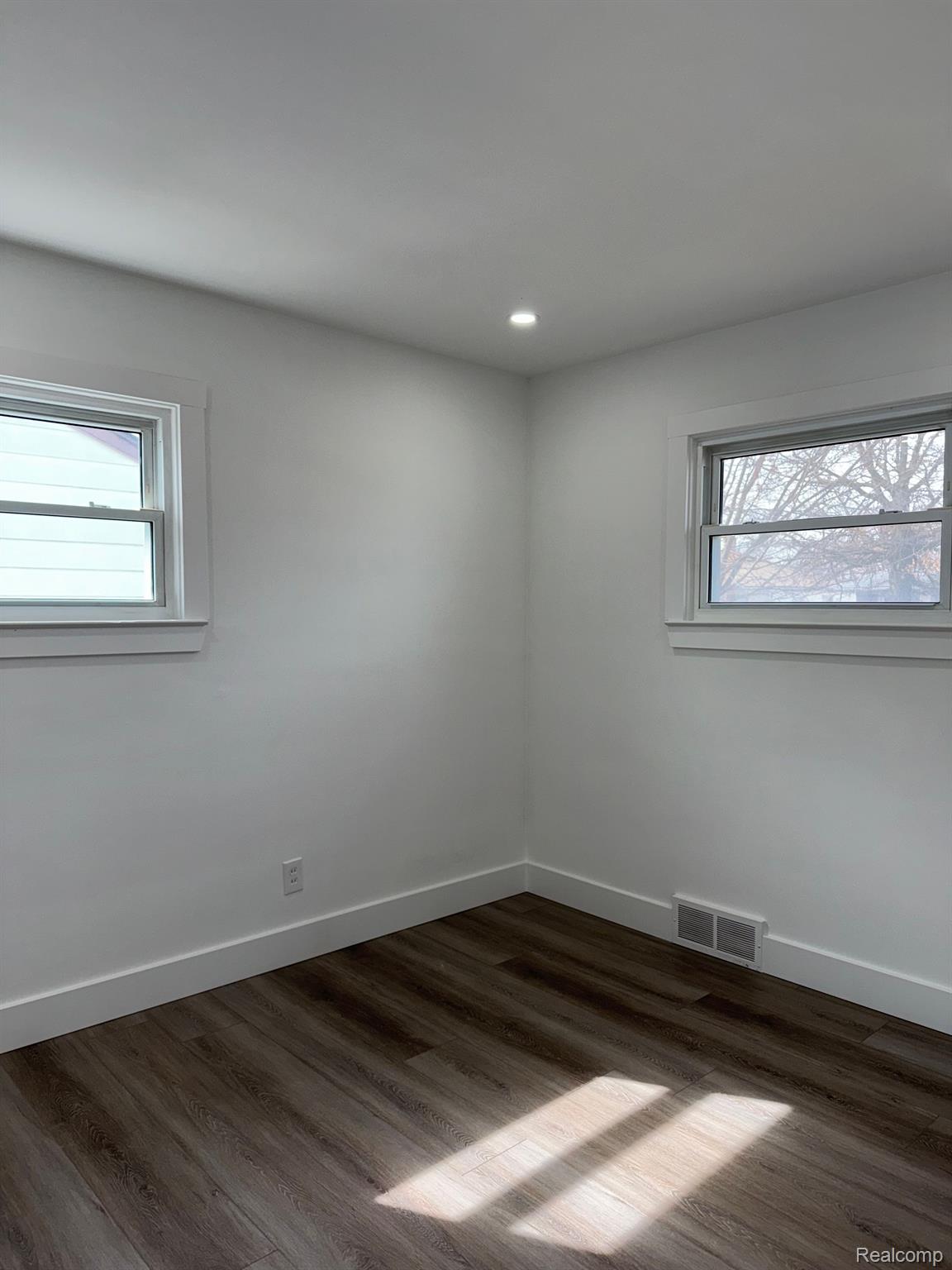 29710 ROSEMONT Street